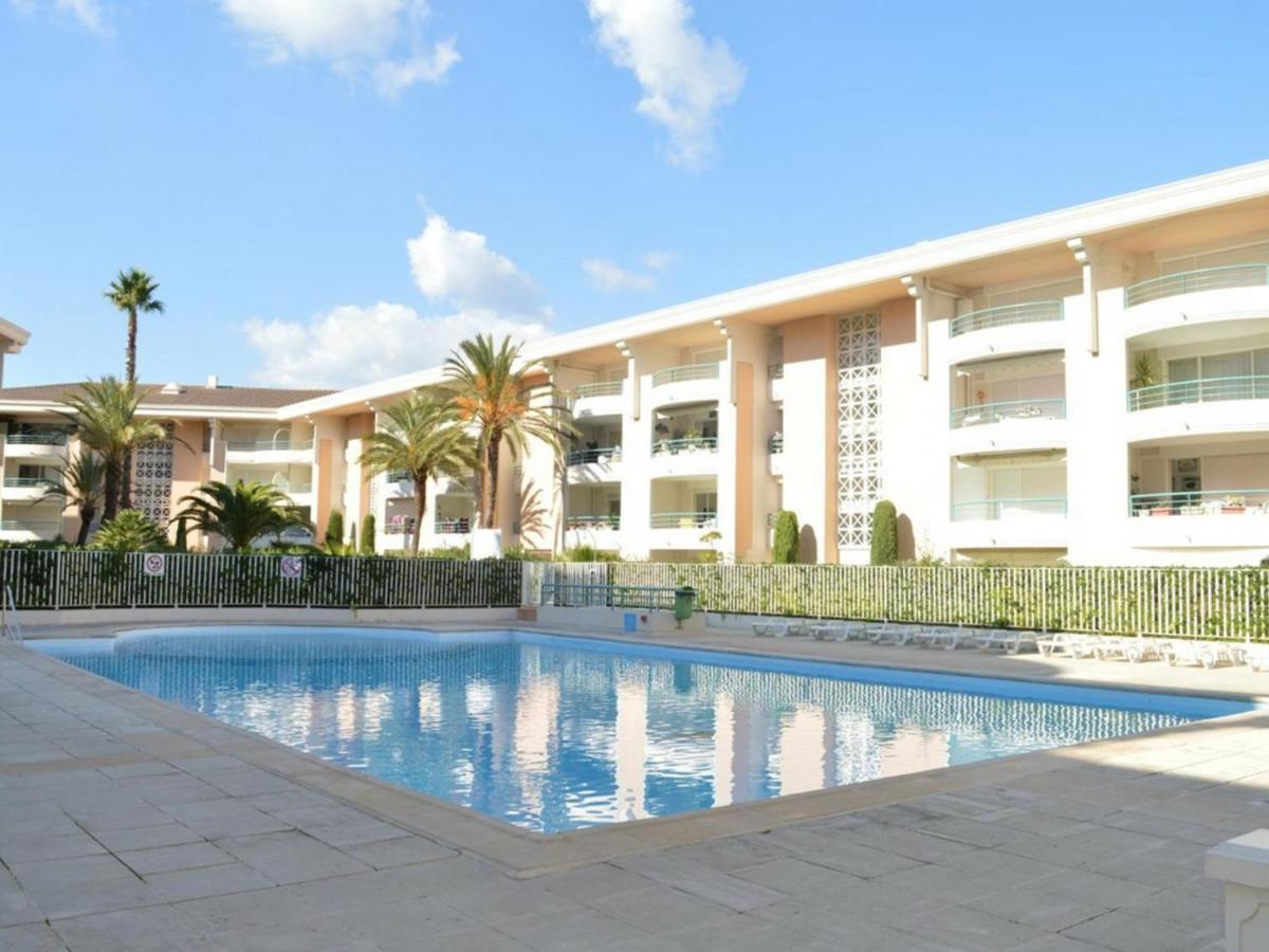 Frejus: Appt 2P, 5 Pers, Piscine, Plage A 150M, Parking, Animaux Ok - Fr-1-226A-357 エクステリア 写真