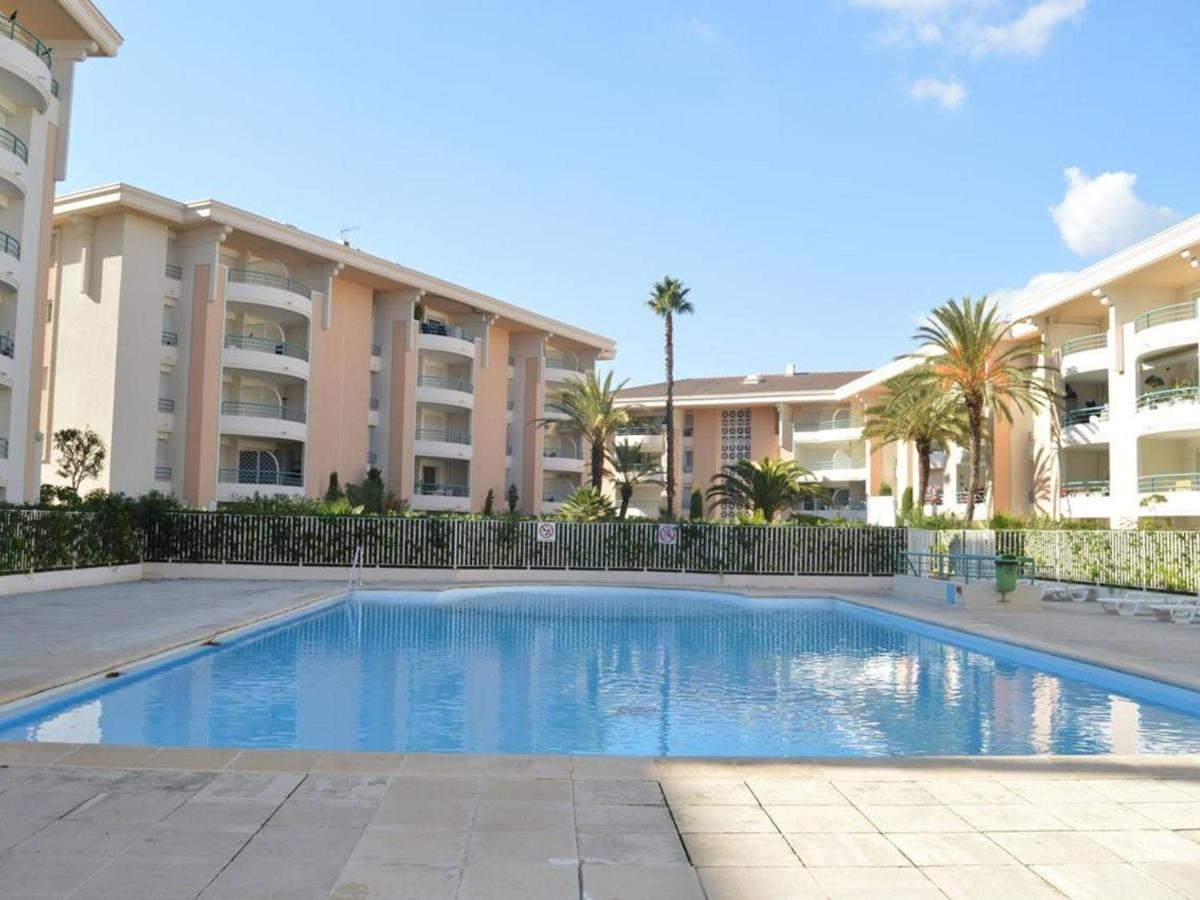 Frejus: Appt 2P, 5 Pers, Piscine, Plage A 150M, Parking, Animaux Ok - Fr-1-226A-357 エクステリア 写真