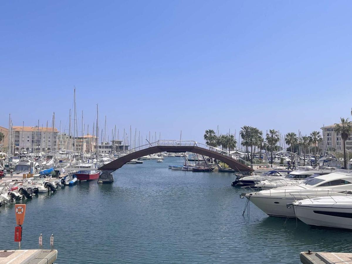 Frejus: Appt 2P, 5 Pers, Piscine, Plage A 150M, Parking, Animaux Ok - Fr-1-226A-357 エクステリア 写真